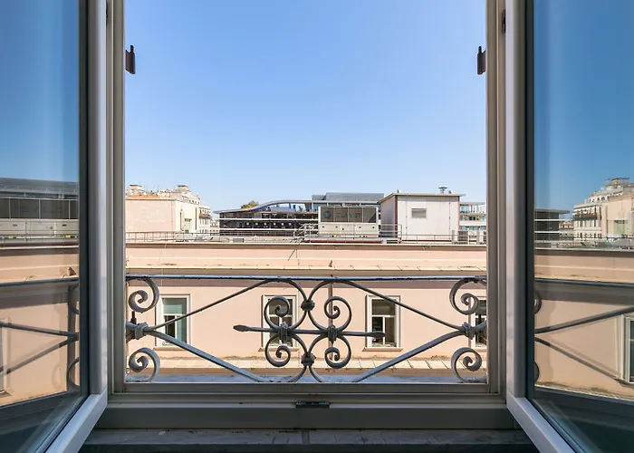 Rome As You Feel - Vittorio Colorful Design Apartment
